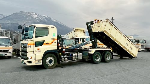 アームロール車