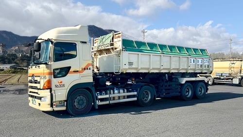 セミトレーラ砂利ダンプ